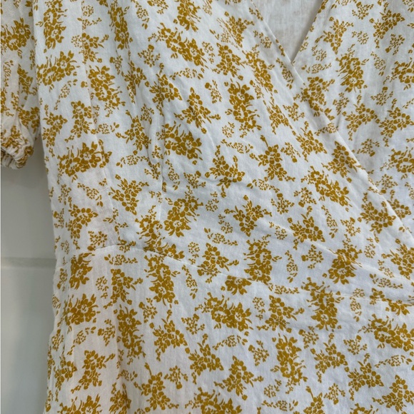 floral wrap dress - Picture 3 of 6